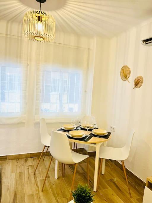 New Spacious And Cozy Apartment - Málaga Extérieur photo