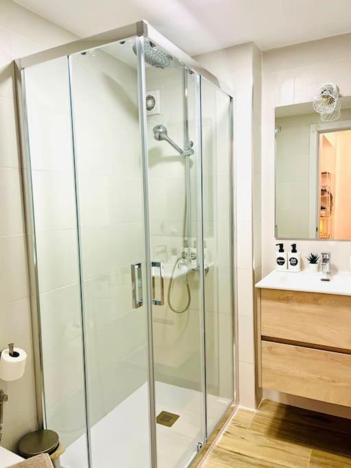 New Spacious And Cozy Apartment - Málaga Extérieur photo